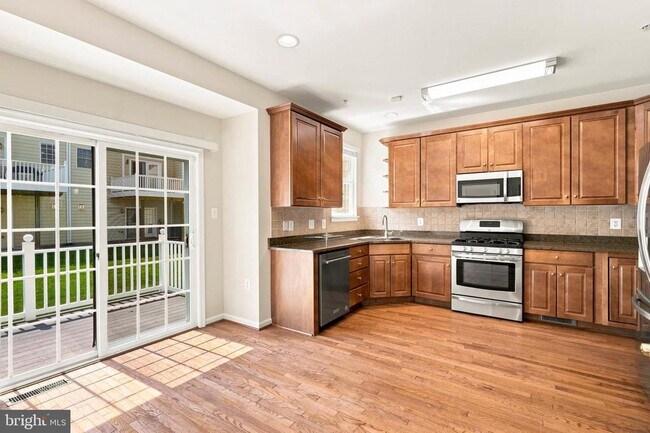 Building Photo - 107 Hearth Ct