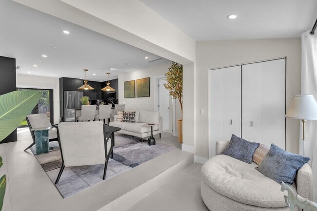 Building Photo - 400 NW 45th St