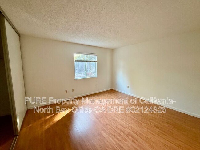 Building Photo - 624 Nikki Dr