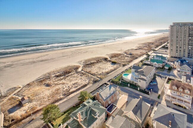 Building Photo - 4800 Boardwalk