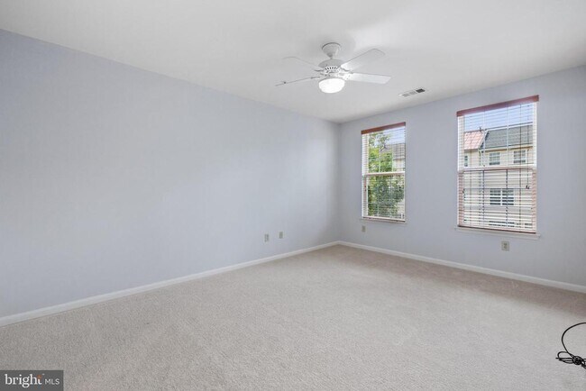 Building Photo - 4950 Brenman Park Dr