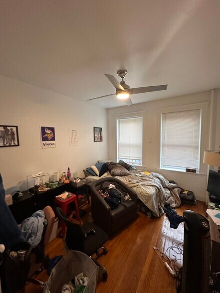 Building Photo - 89 Park Dr