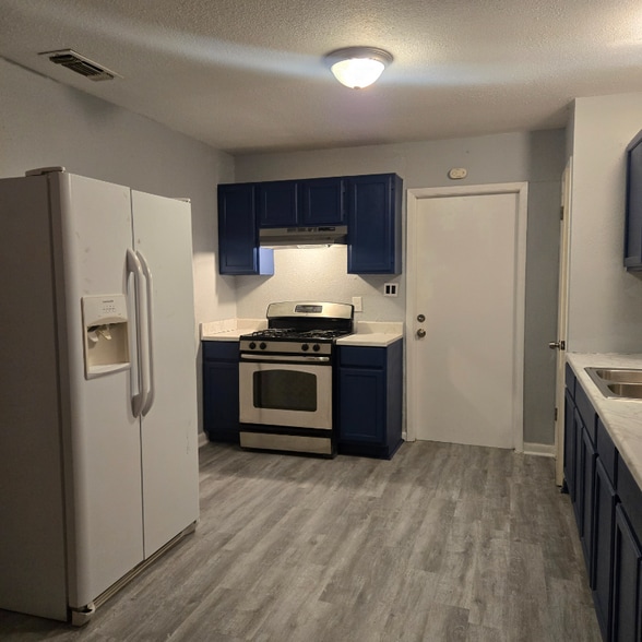 Building Photo - 4259 Summer Sun Ln