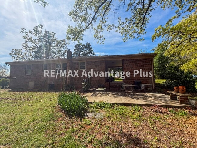 Building Photo - Charming 3-Bedroom Home in Keysville