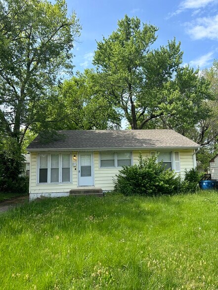 Primary Photo - 449 Midlothian Rd