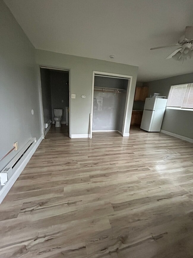 Building Photo - 1118 Crocus Dr