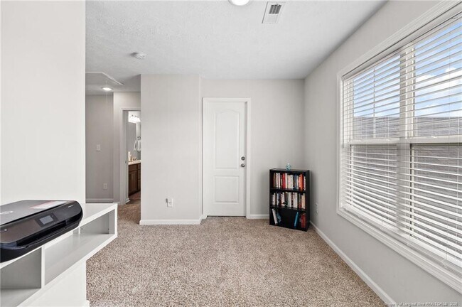 Building Photo - 516 Loom Dr