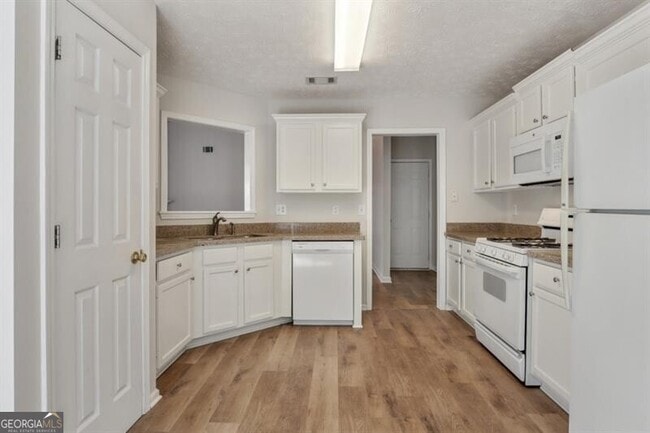 Building Photo - 2295 Winthrope Way Dr