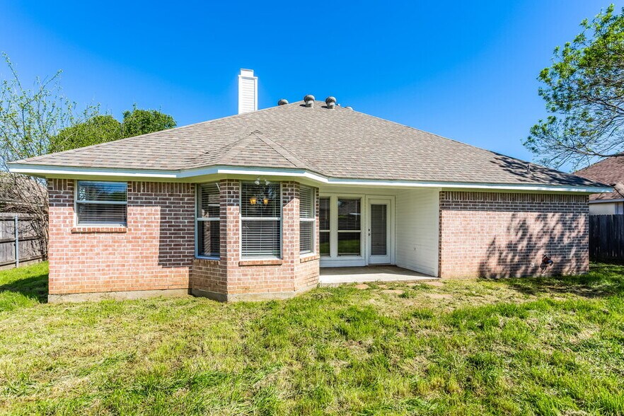 Building Photo - 211 Dove Meadows Ln