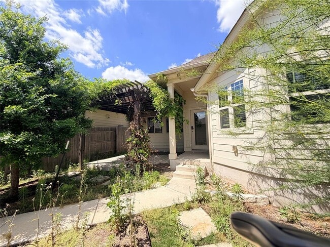 Building Photo - 2813 Hopi Path