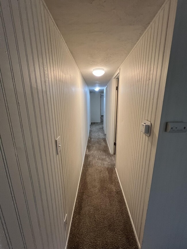 Building Photo - 100 S Davies Rd