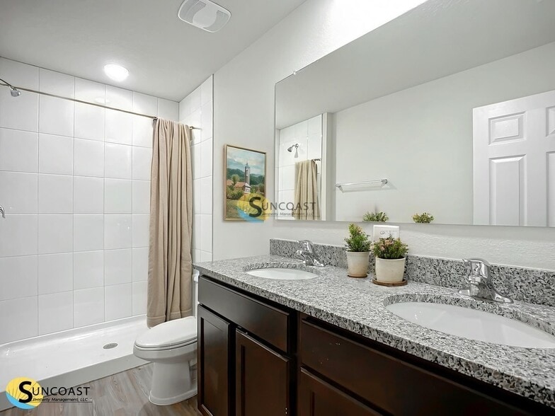 Building Photo - 61 Rose Dr