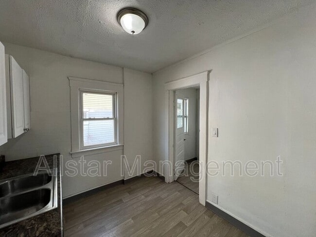 Building Photo - 3467 E 125th St