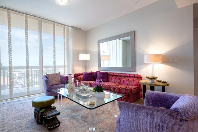 Building Photo - 801 S Olive Ave