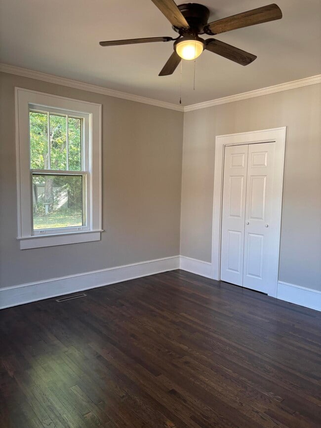 Building Photo - 41 W Charlotte Ave