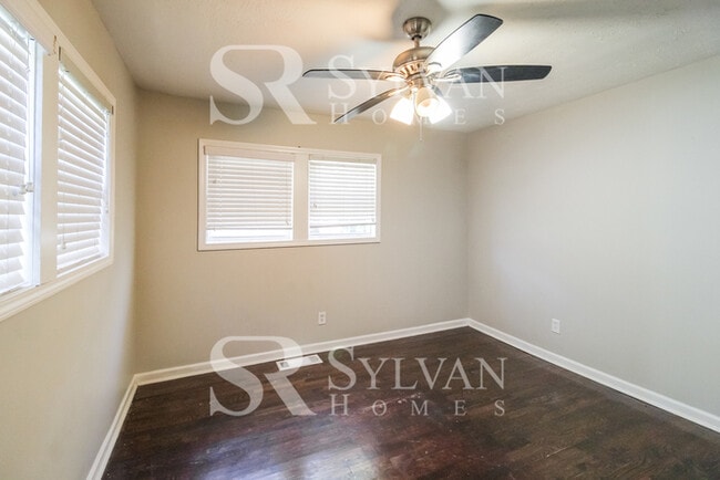 Building Photo - The living is easy in this 3 bedroom, 2 bathroom home