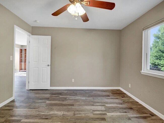 Building Photo - Beautiful ranch-style home!