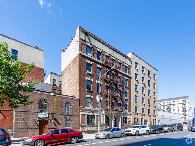 Primary Photo - 656 W 178th St