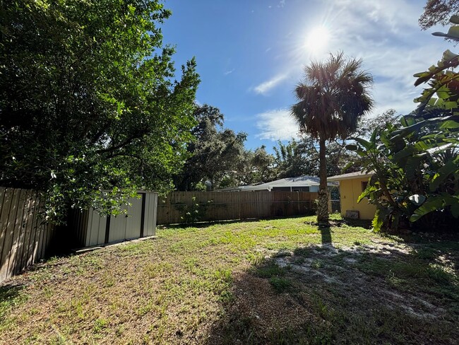 Building Photo - Gorgeous 3br/2ba single family in Dunedin!