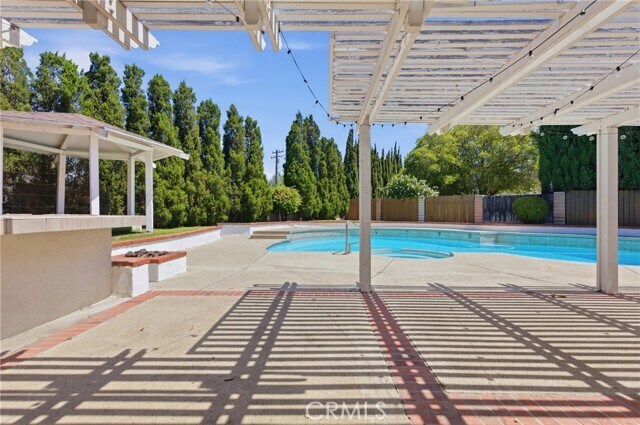 Building Photo - 1335 N Sarita Pl