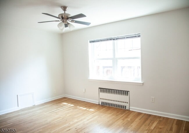 Building Photo - 152 Belleville Ave