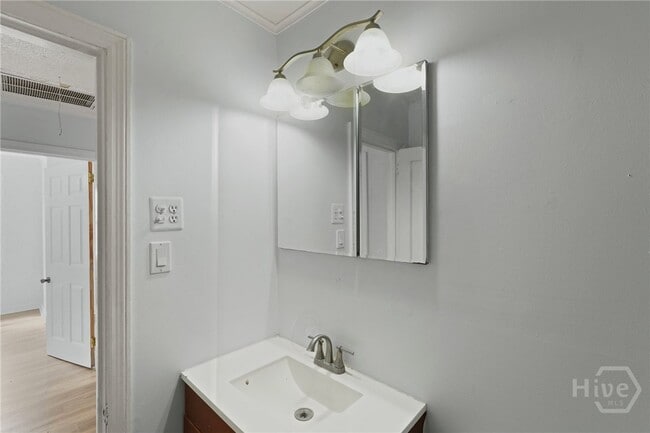 Building Photo - 2109 E 56th St