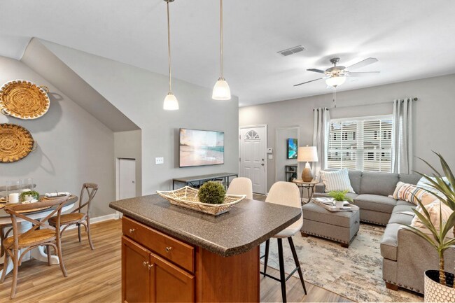 Building Photo - 2215 Del Carmel Way