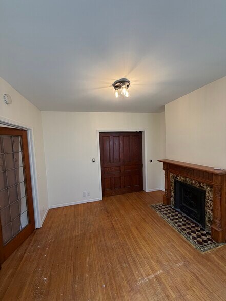 Building Photo - 481 Meigs St