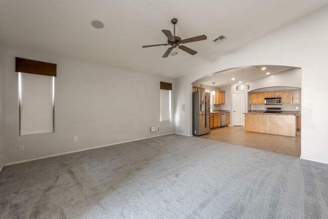 Building Photo - Spacious Floor Plan in Copper Basin