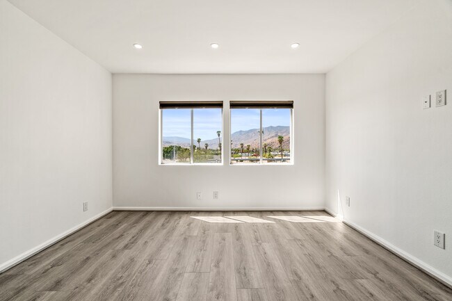 Building Photo - 277 E Alejo Rd