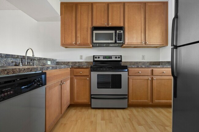 Building Photo - 2808 Plaza Terrace Dr