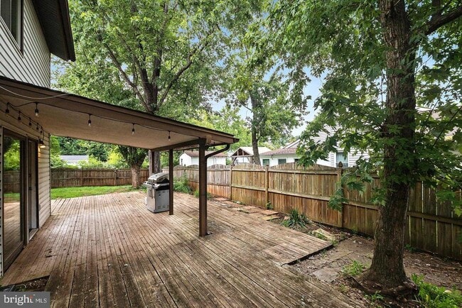 Building Photo - 511 Avondale Dr