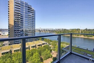 Building Photo - 2 Bed, 2 Bath Condo with 24 HR Concierge a...