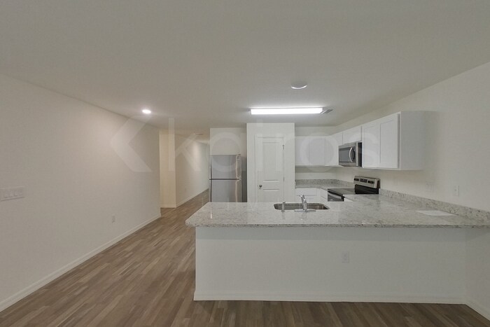 Building Photo - 20254 Lorenzo Ave