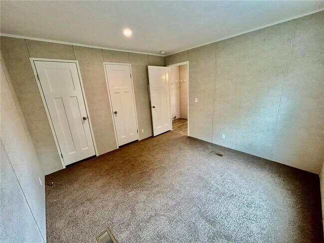 Building Photo - 1 Court St