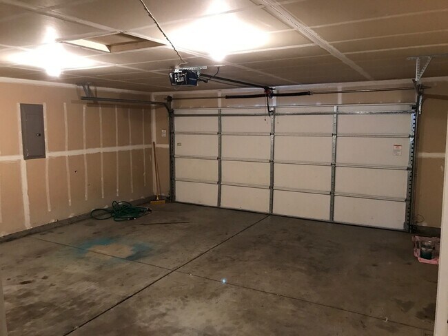 Building Photo - 56 Talon Loop