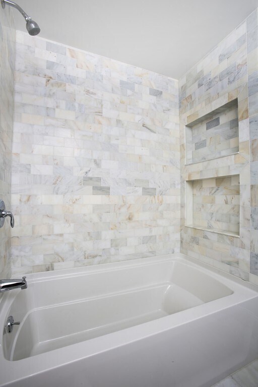 Building Photo - 660 Somerville Ave