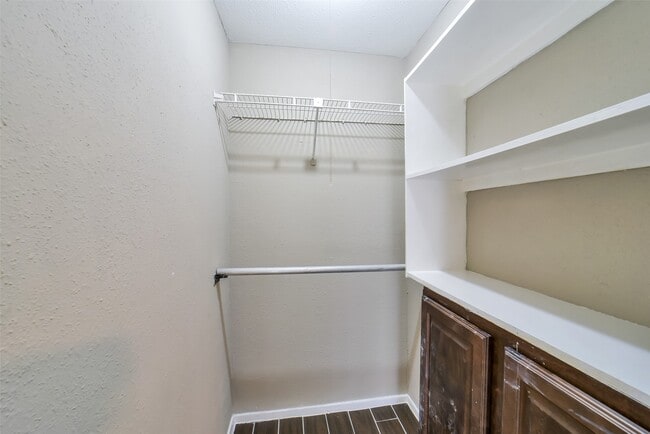 Building Photo - 10036 Woodico Dr