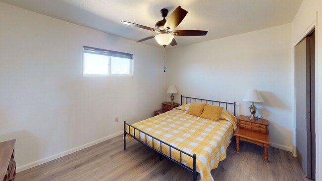 Building Photo - 2 Bedroom - 1 Bath Fully Furnished Apartment