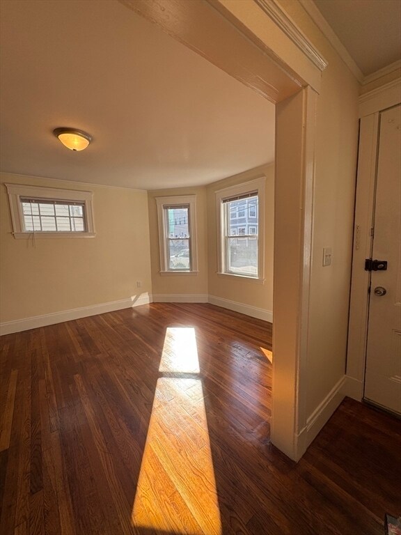 Building Photo - 10 Fawndale Rd