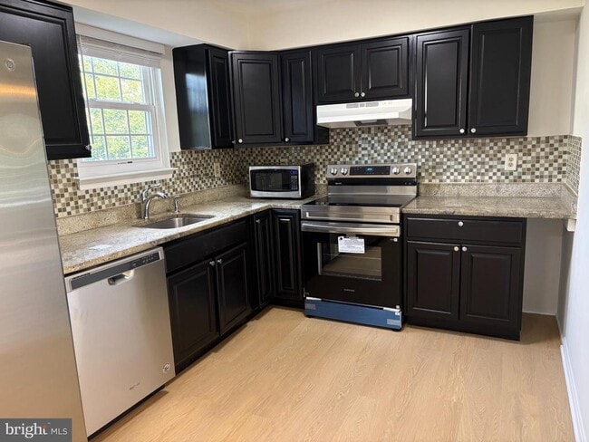 Building Photo - 7818 Cloister Pl