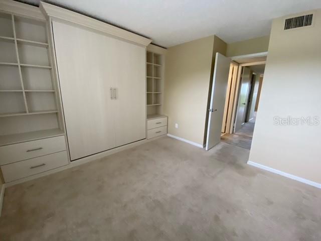 Building Photo - 3300 Cove Cay Dr