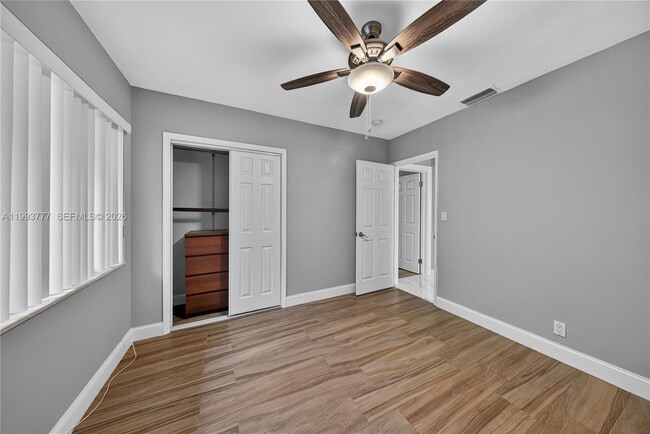 Building Photo - 2801 Coral Shores Dr