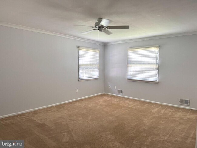 Building Photo - 6603 Tina Ln