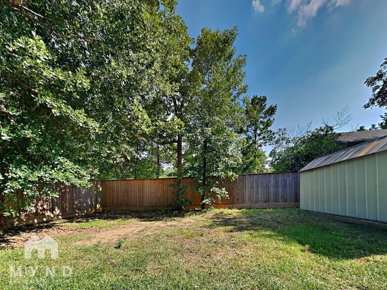 Building Photo - 3984 Frontier Rd