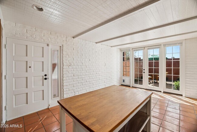 Building Photo - 3012 N 32nd St