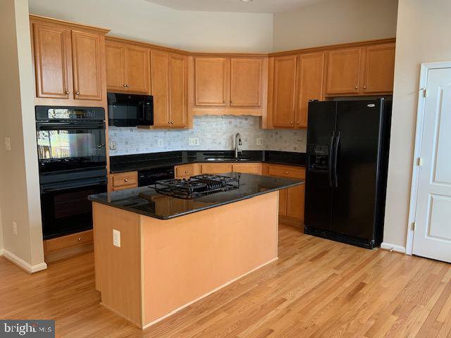 Building Photo - 22004 Avonworth Square