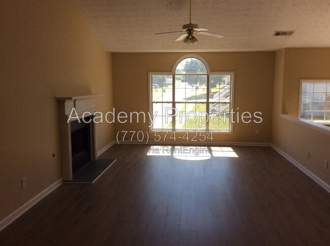 Building Photo - 390 Summer Hill Cir