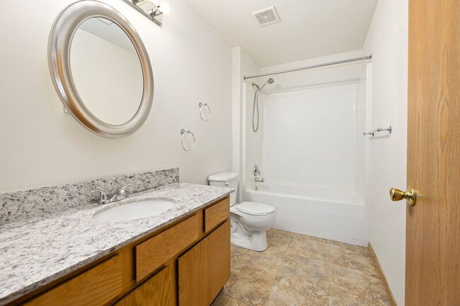 Primary Photo - 413 Columbia Pl