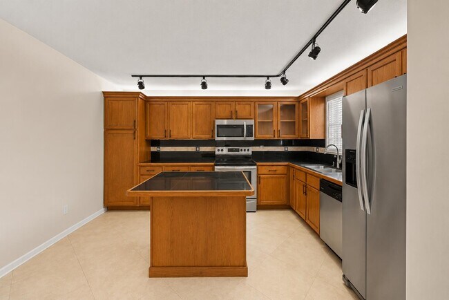 Building Photo - 4528 SW 54th St
